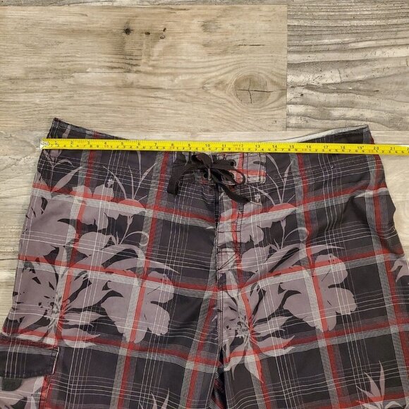 Men's Quiksilver Edition Hawaiian Floral Plaid Boardshorts Summer Shorts Size 38 - Picture 3 of 6